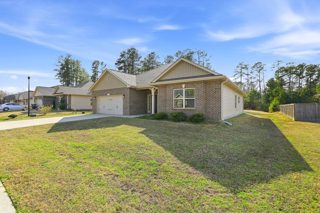 52 Woodwater Cir - Photo 3 of 43