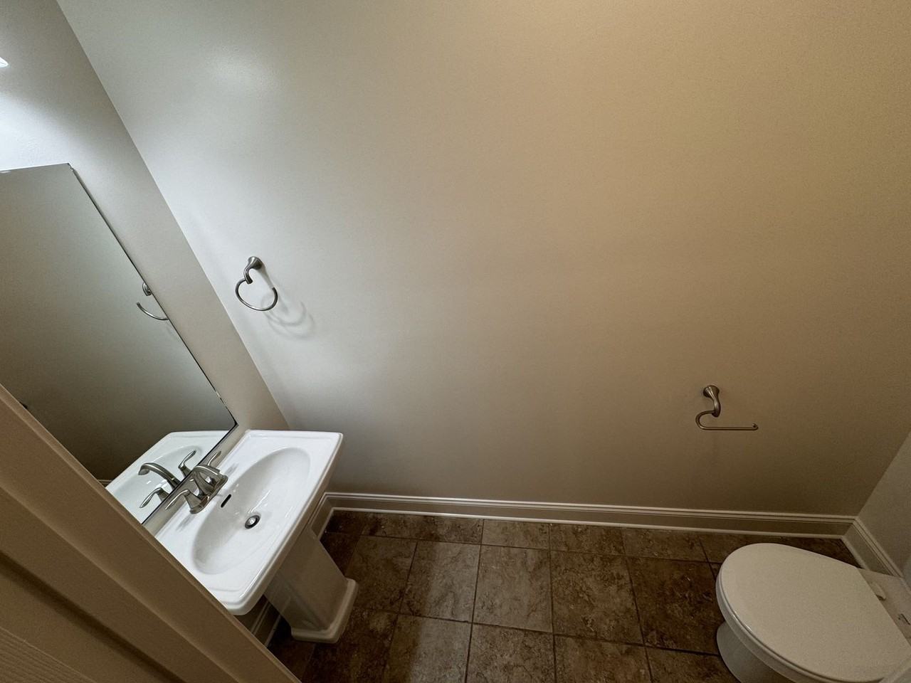 711 Michelle Ln - Photo 7 of 20