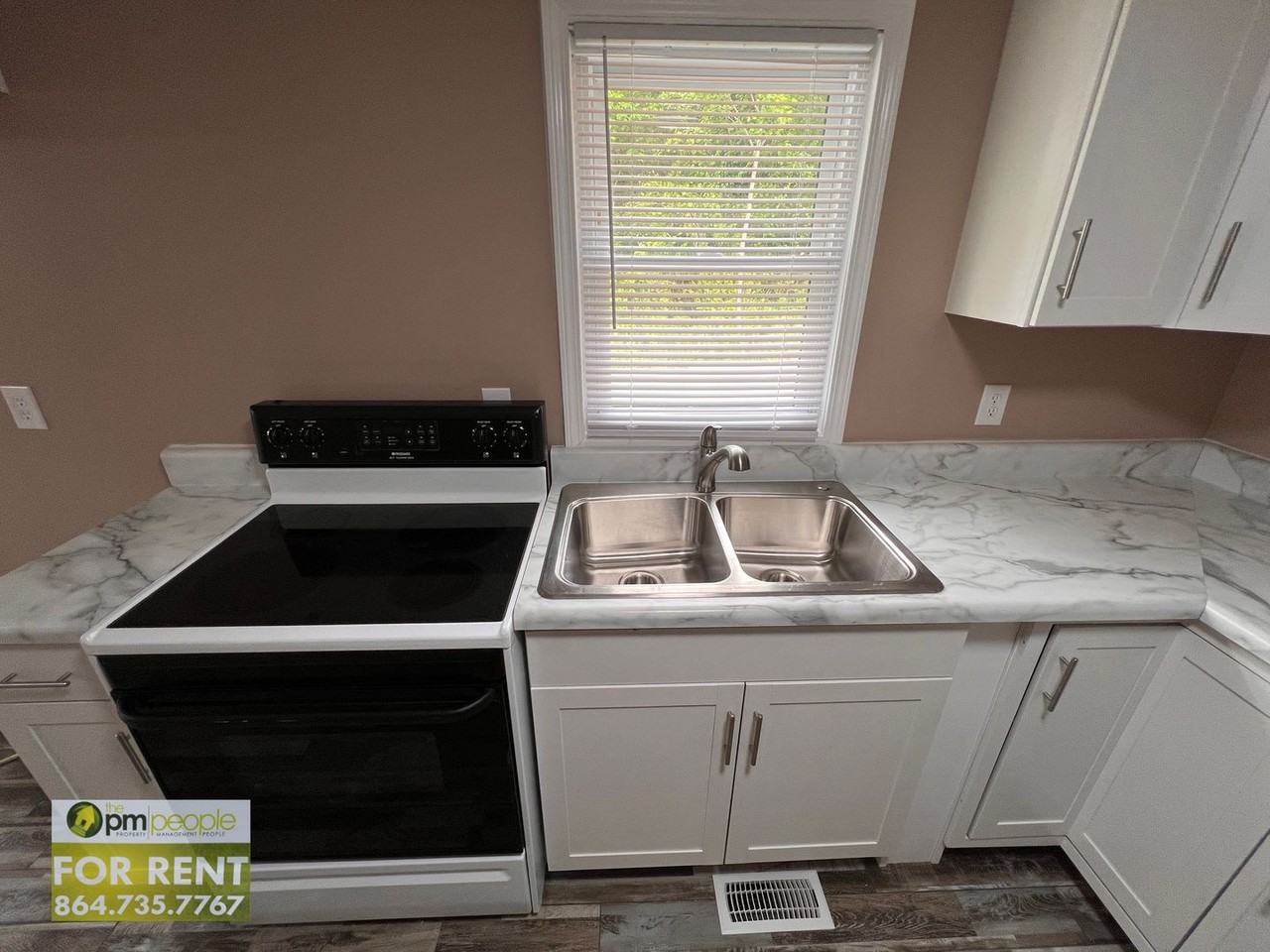 114 Radcliff Dr - Photo 4 of 24