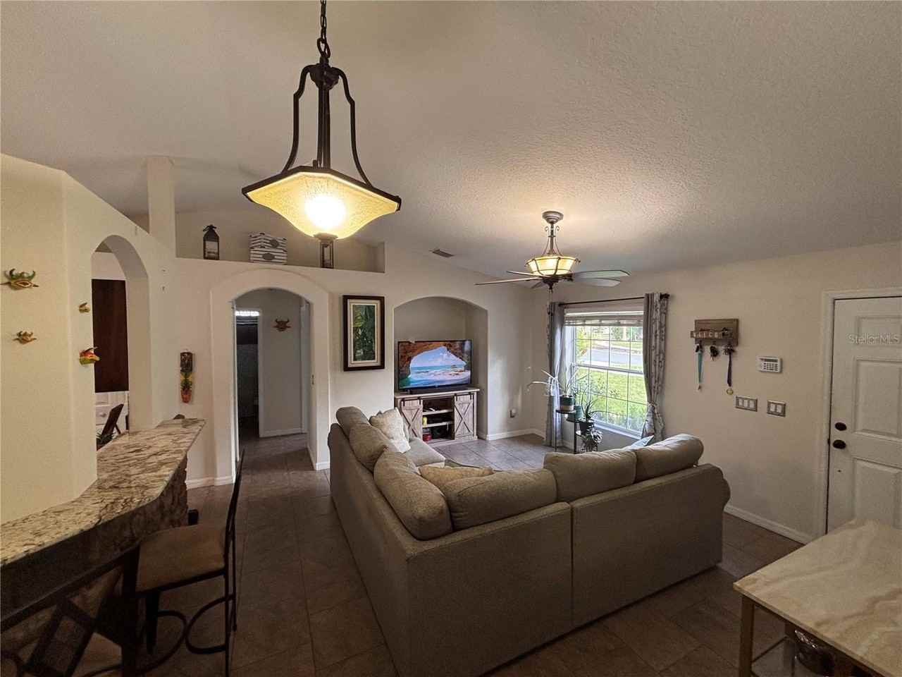 929 Lake Lindley Dr N - Photo 3 of 10