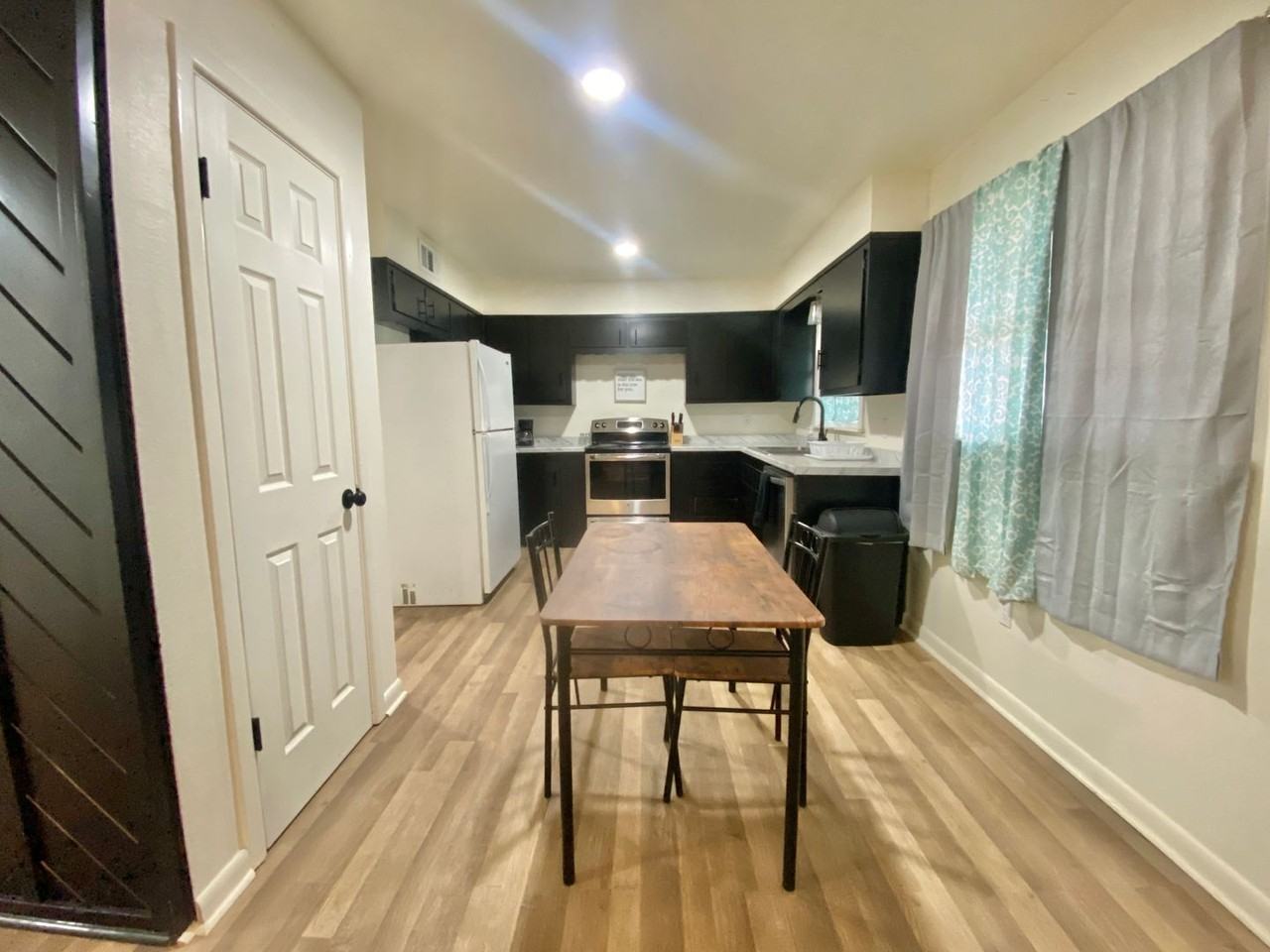 4815 43rd St - Photo 4 of 14