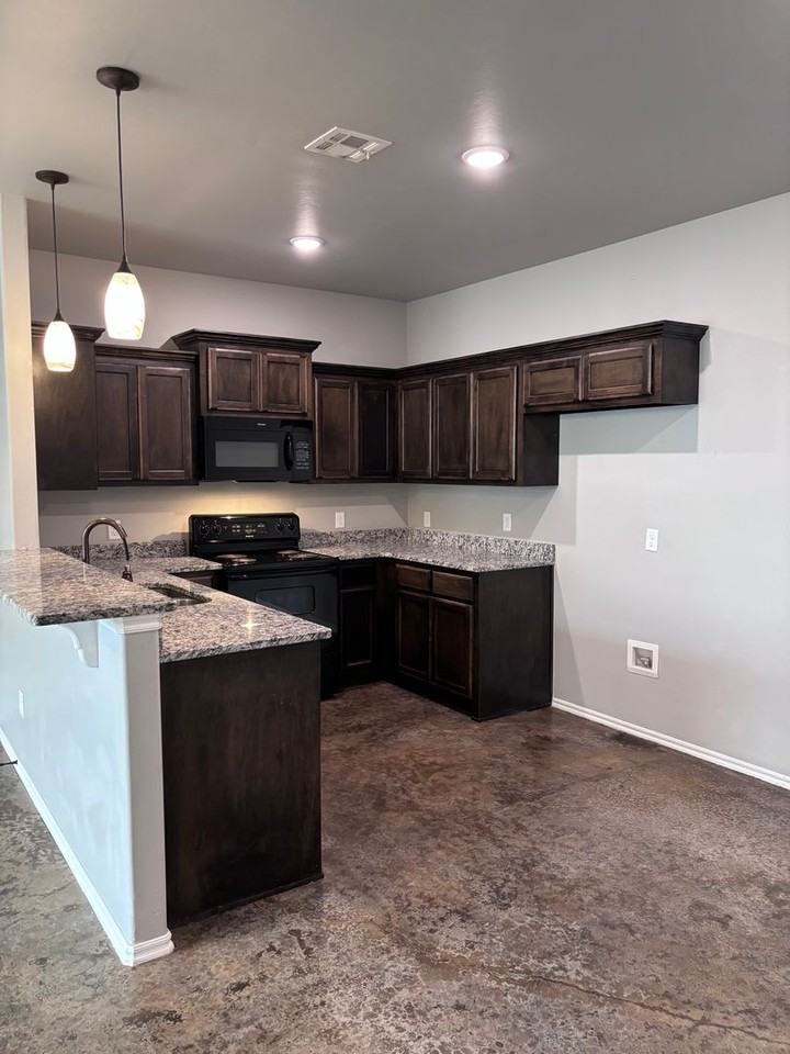 7520 Redbud Villa Ct #B - Photo 6 of 27