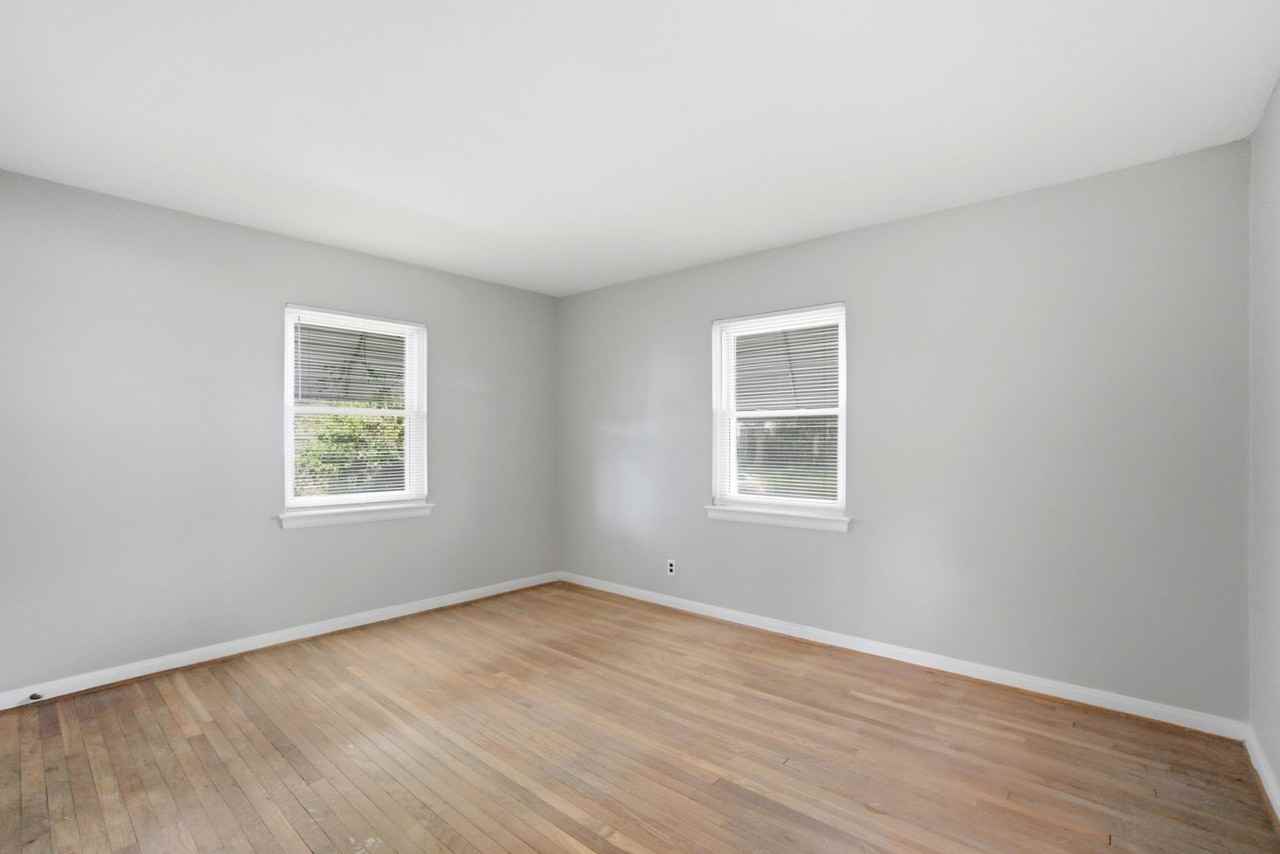 3267 Walmar Dr - Photo 4 of 39