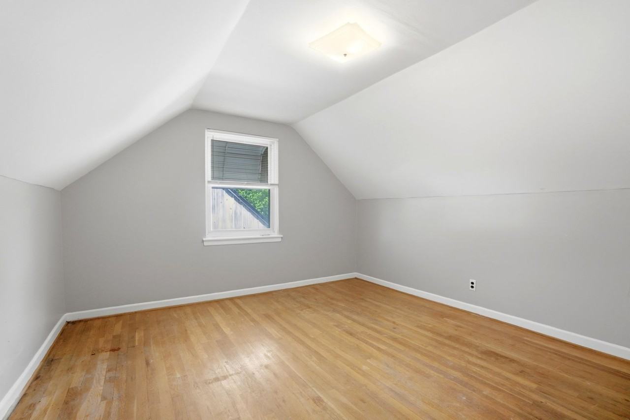 3267 Walmar Dr - Photo 7 of 39