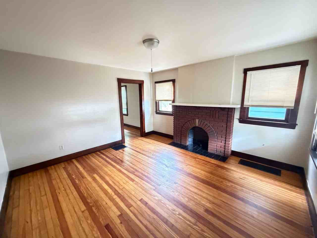 554 Camden Ave - Photo 3 of 16