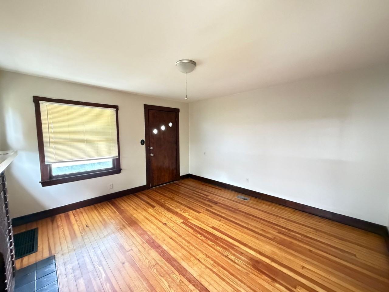 554 Camden Ave - Photo 4 of 16
