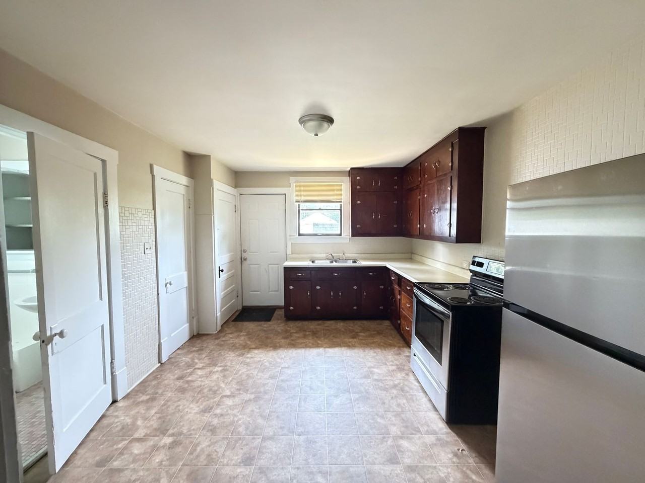 554 Camden Ave - Photo 7 of 16