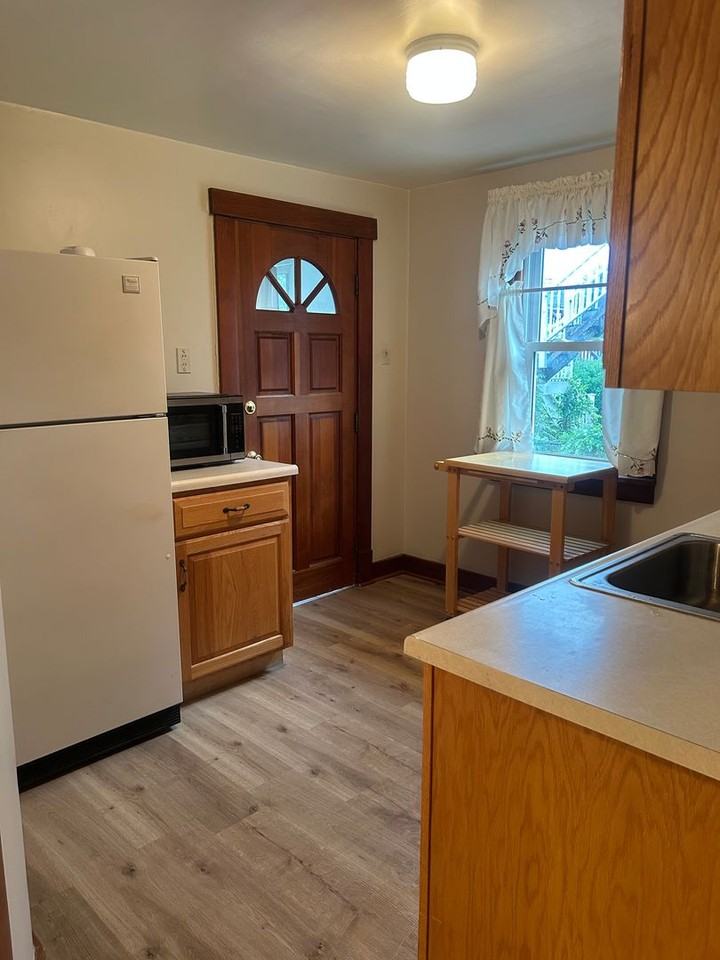 728 7th St - Photo 3 of 12