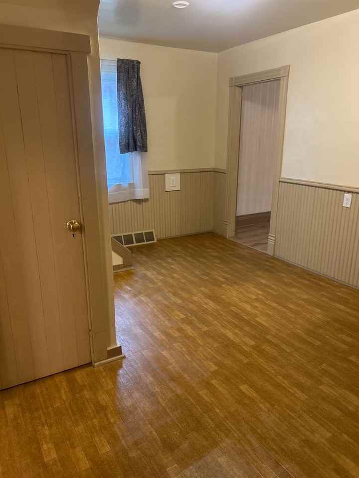 728 7th St - Photo 5 of 12