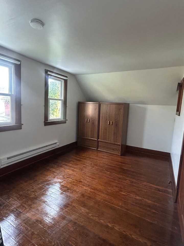 728 7th St - Photo 7 of 12