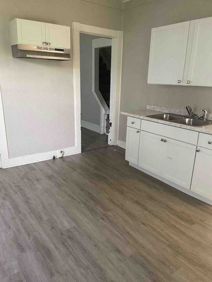 307 N Isabella St - Photo 3 of 8