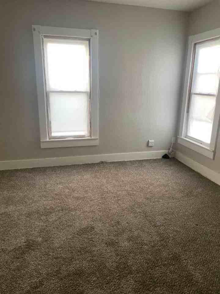 307 N Isabella St - Photo 7 of 8