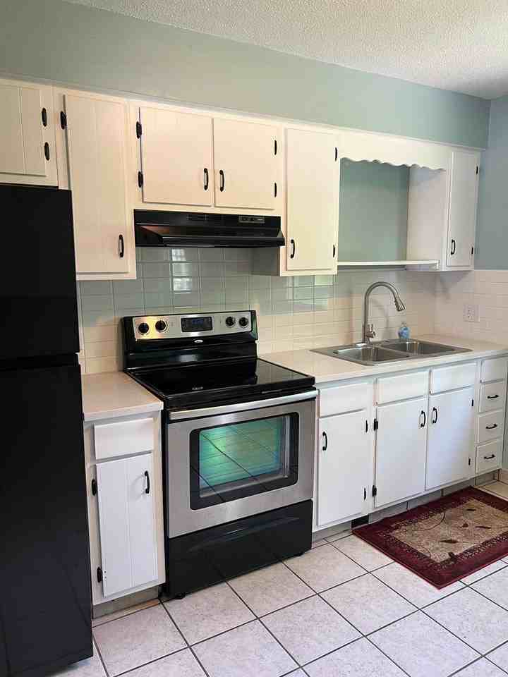 1302 S Estate Ave - Photo 2 of 6
