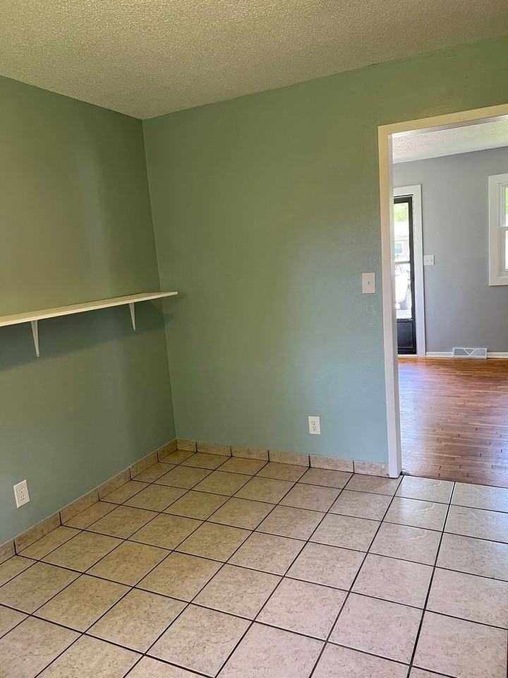 1302 S Estate Ave - Photo 4 of 6