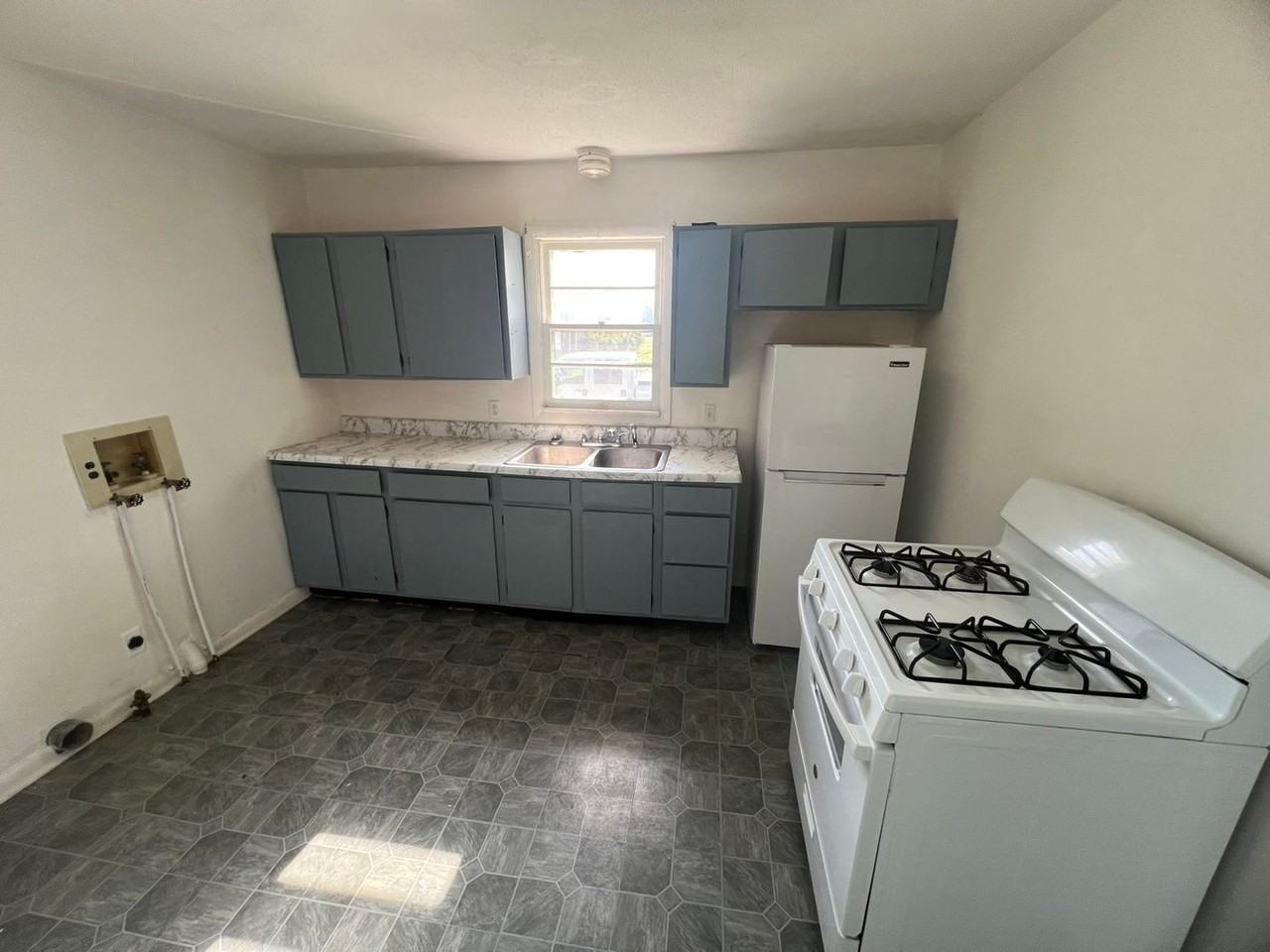 934 Jackson St - Photo 5 of 5