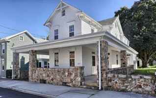 featured image of 209 S Washington St