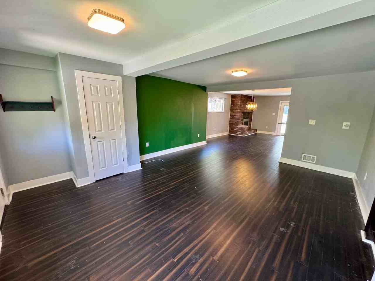 2210 Hampton St - Photo 4 of 50