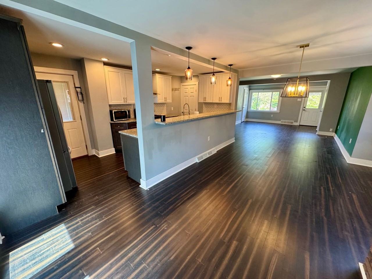 2210 Hampton St - Photo 7 of 50