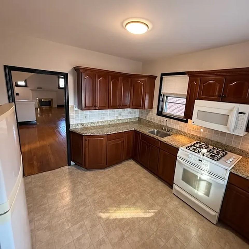 5448 Lisette Ave - Photo 3 of 16