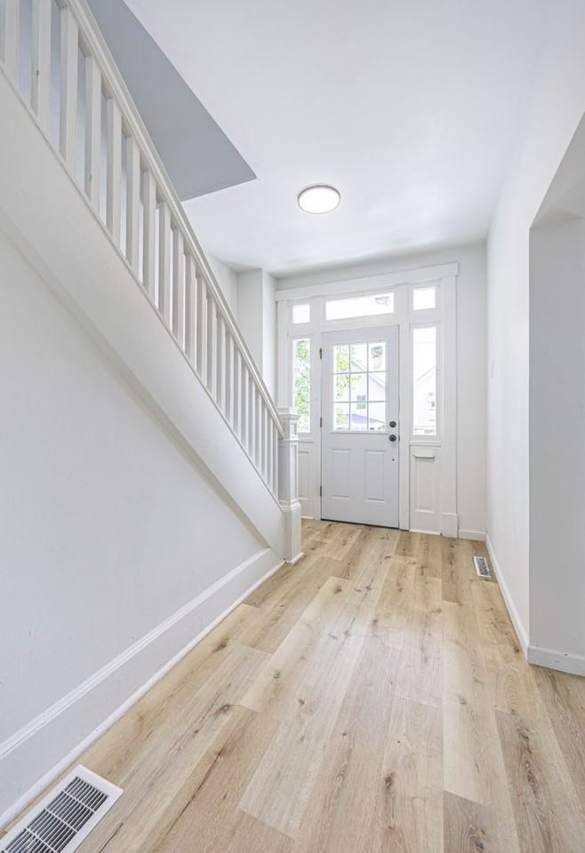 1922 Kenneth Ave - Photo 3 of 26