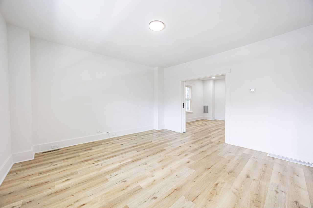 1922 Kenneth Ave - Photo 4 of 26