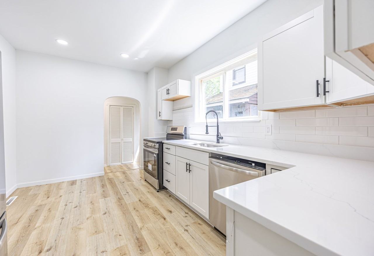 1922 Kenneth Ave - Photo 6 of 26