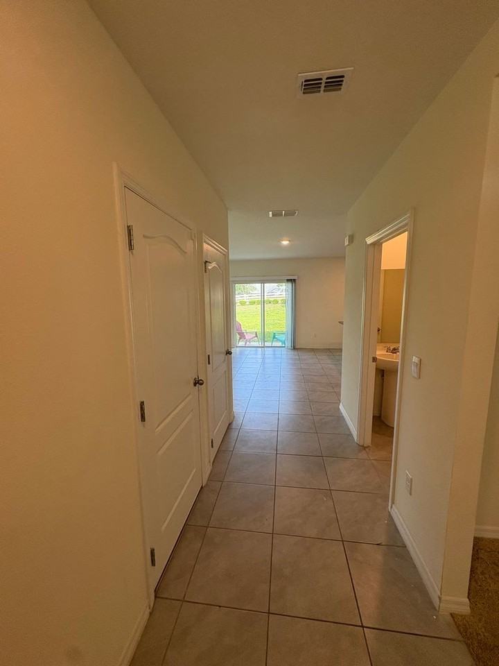 1558 Tali Ln - Photo 4 of 27