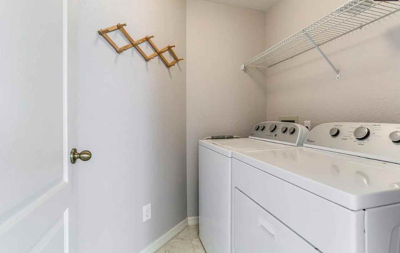 13093 Castle Harbour Dr #10 - Photo 6 of 22