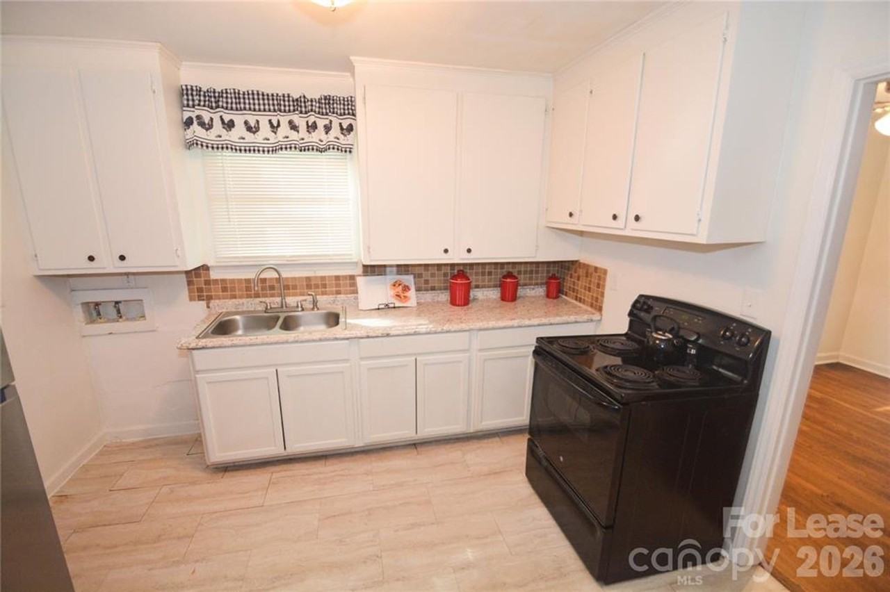 2143 Finchley Dr - Photo 4 of 10
