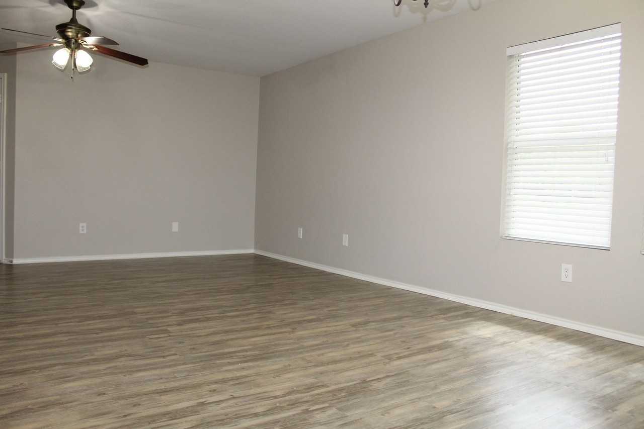 1321 Red River Ln - Photo 3 of 17