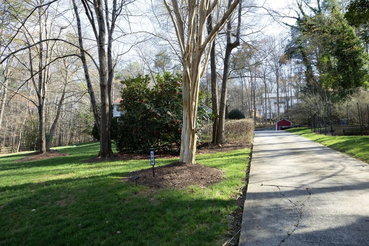506 Bayberry Dr - Photo 4 of 46