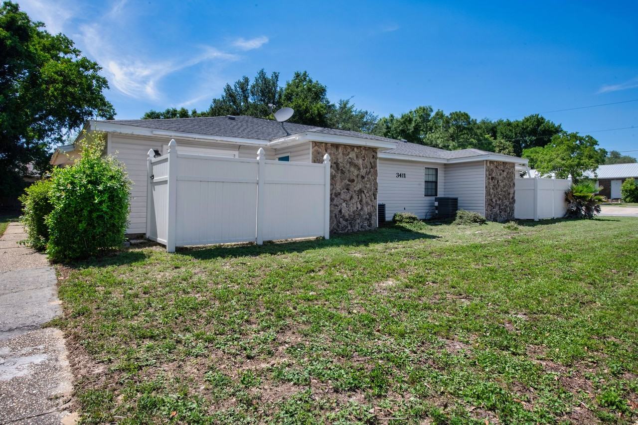 3411 Green Briar Cir #2 - Photo 2 of 19