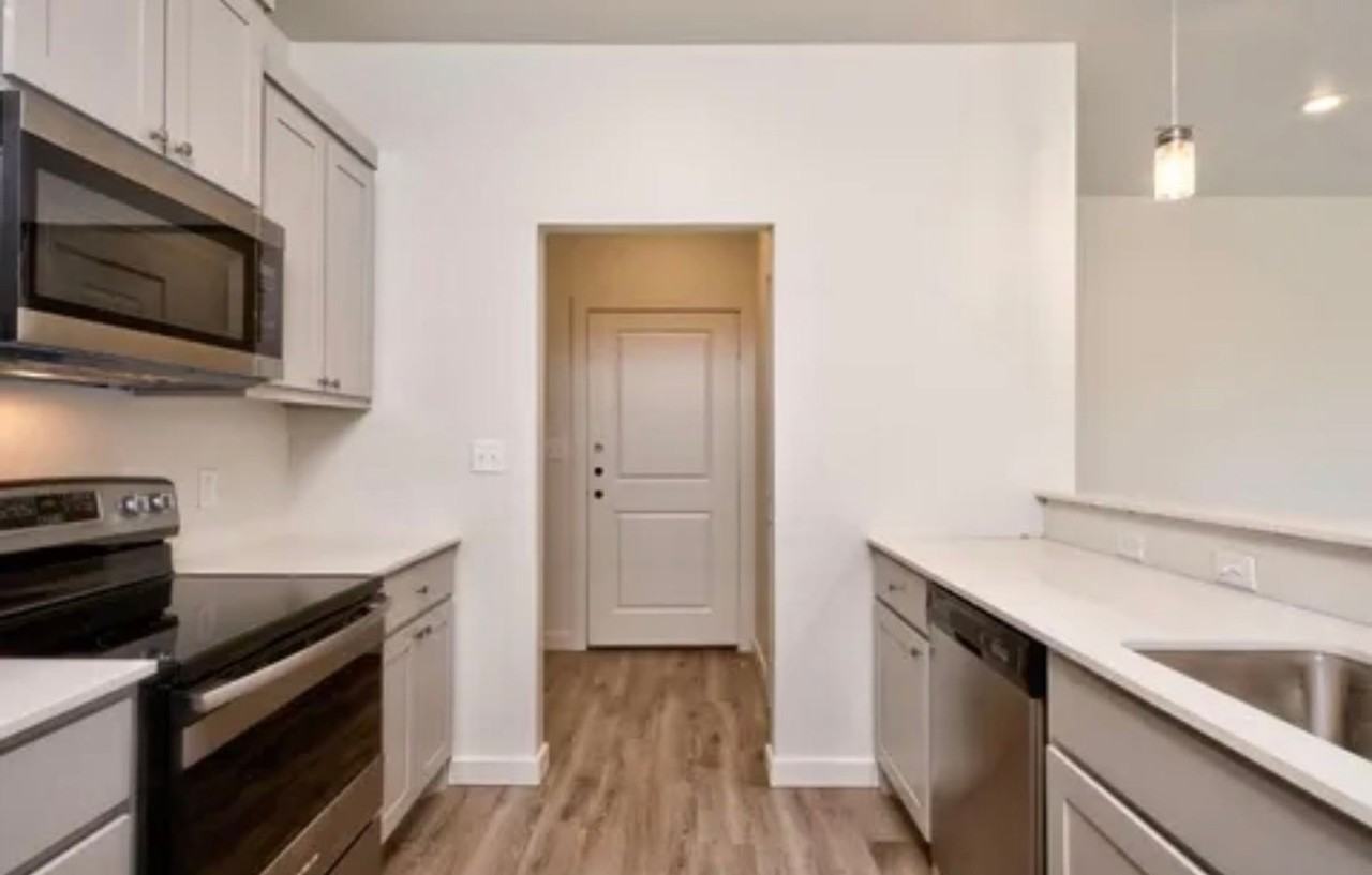 1207 N Evanston Ave - Photo 2 of 9
