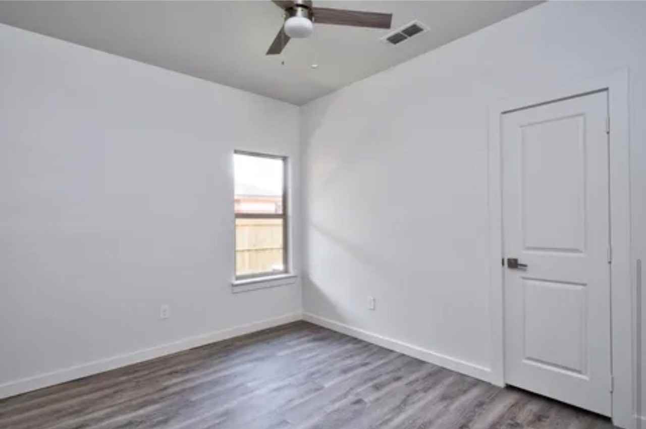 1207 N Evanston Ave - Photo 6 of 9