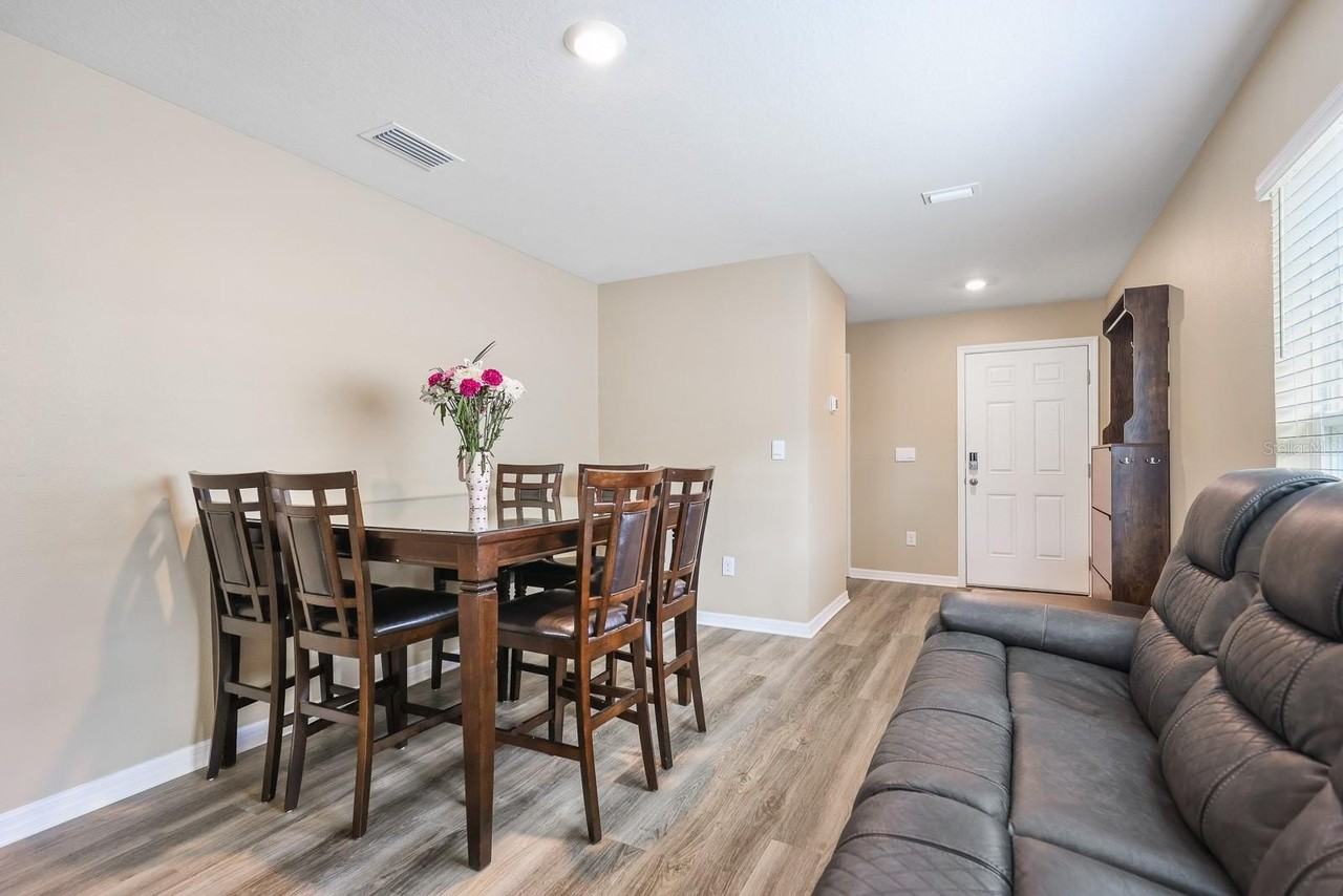 5029 Rocky Coast Pl - Photo 3 of 15