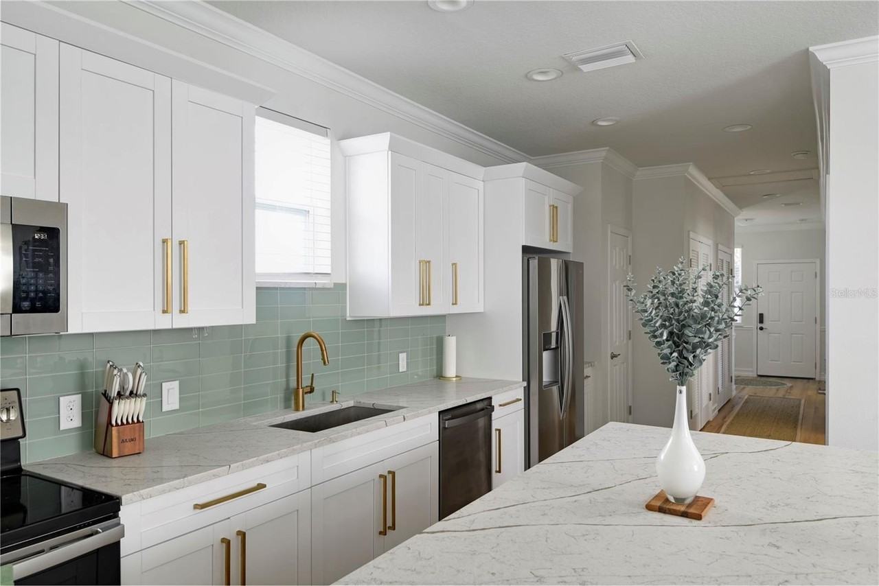 2810 N 16th St - Photo 6 of 29