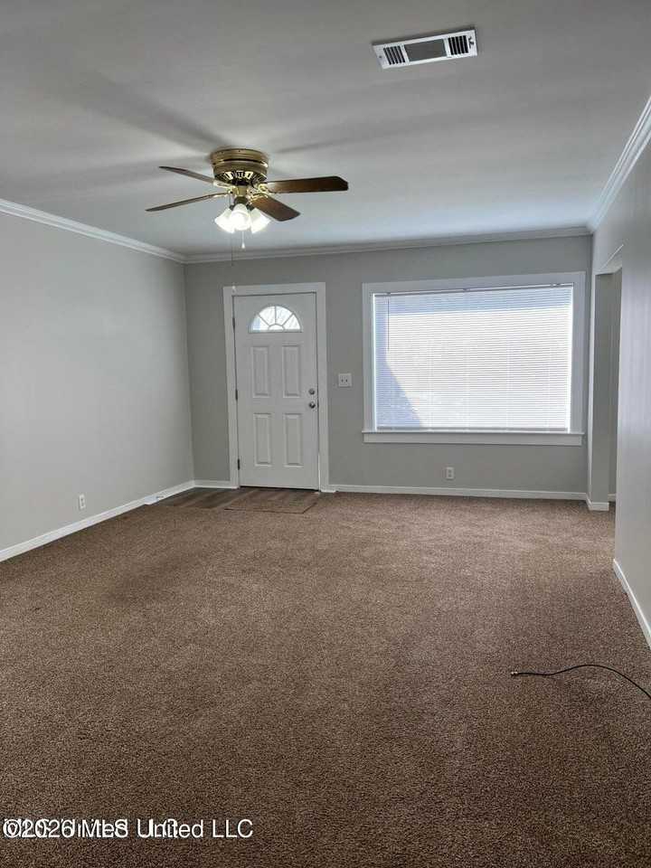 1509 Bowen Ave - Photo 4 of 9