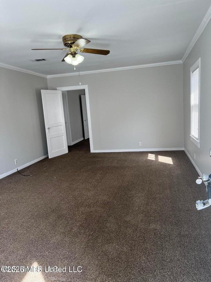 1509 Bowen Ave - Photo 5 of 9