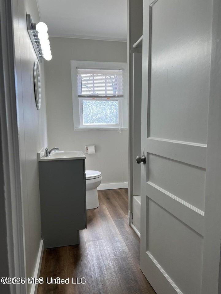 1509 Bowen Ave - Photo 7 of 9
