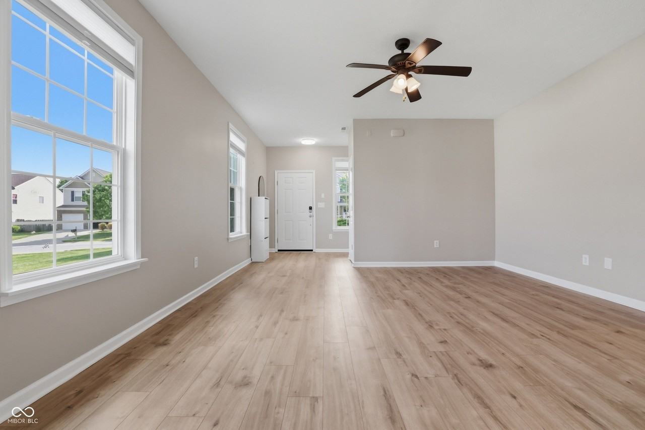 3835 Dusty Sands Rd - Photo 4 of 23