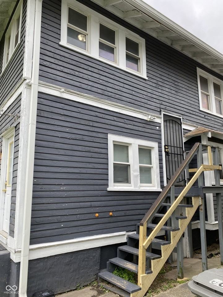 6052 E Washington St - Photo 2 of 10