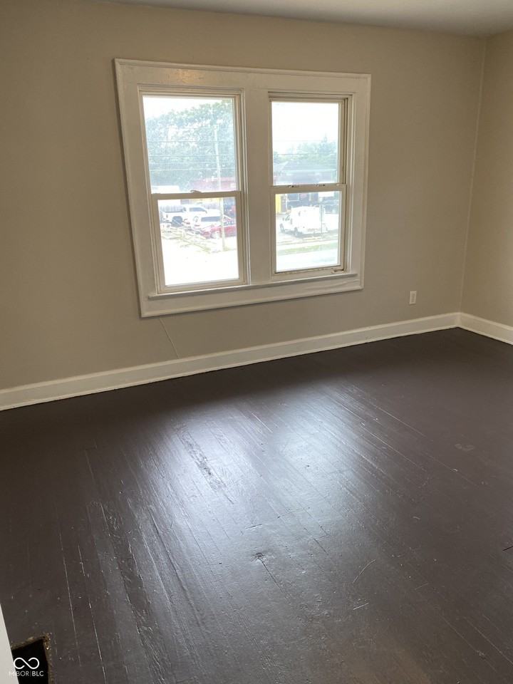 6052 E Washington St - Photo 3 of 10