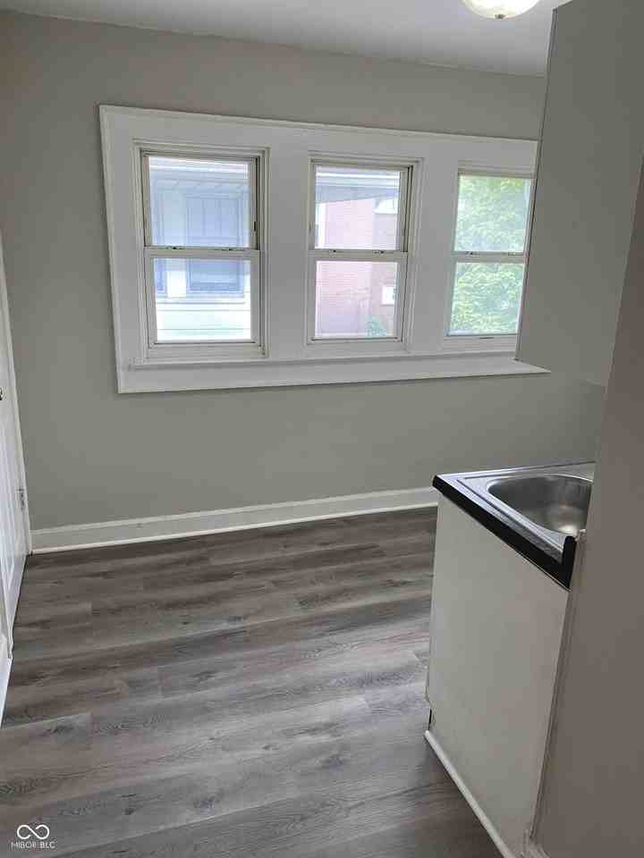 6052 E Washington St - Photo 7 of 10
