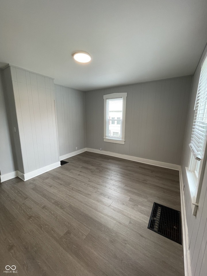 133 W Hendricks St #2 - Photo 3 of 18
