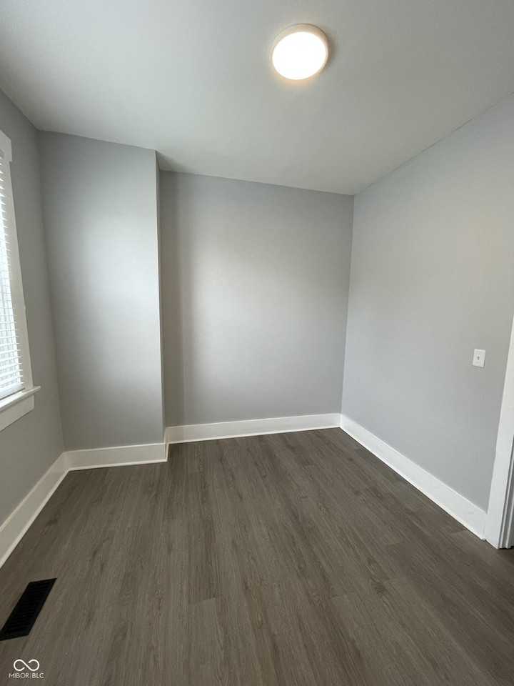 133 W Hendricks St #2 - Photo 6 of 18