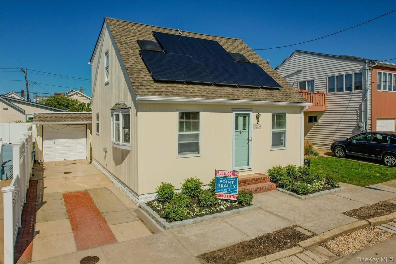 23 Garden City Ave - Photo 3 of 15