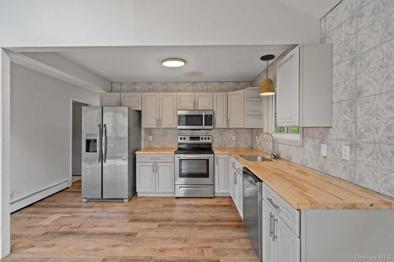 2 Mountain Valley Rd #2 - Photo 4 of 18