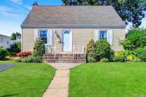 featured image of 4 West Ct