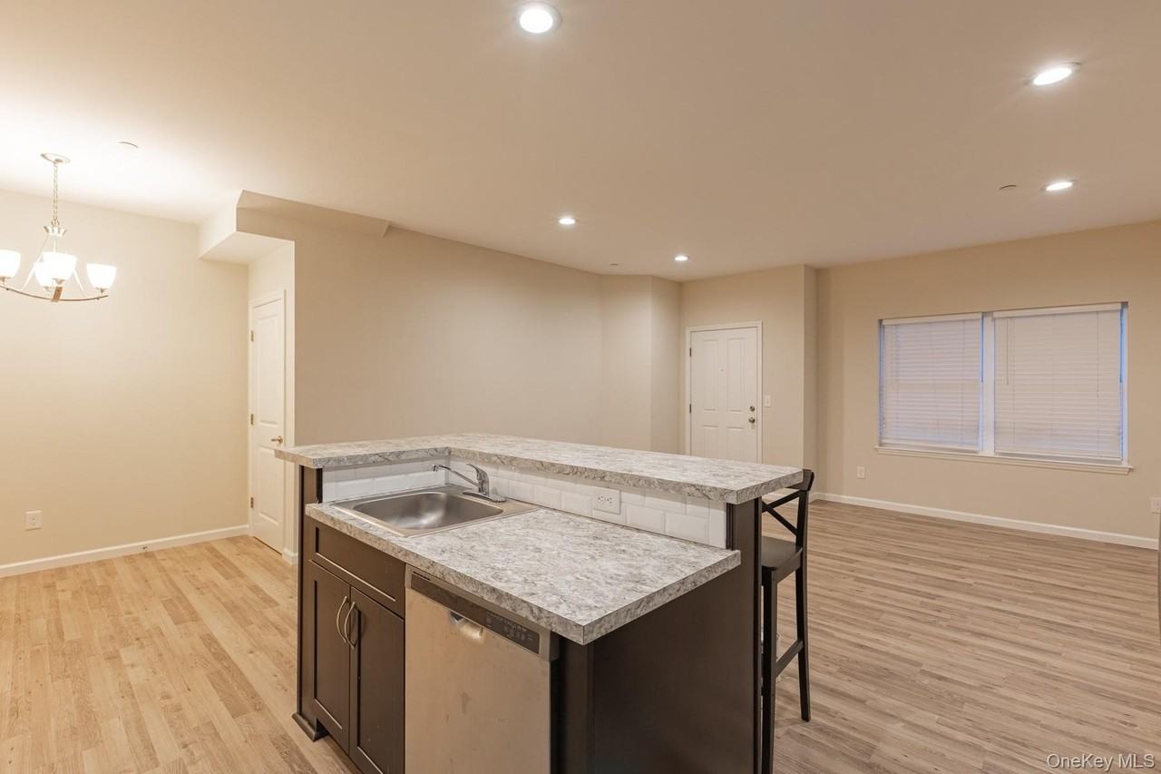 1 Sophia Ct - Photo 5 of 25