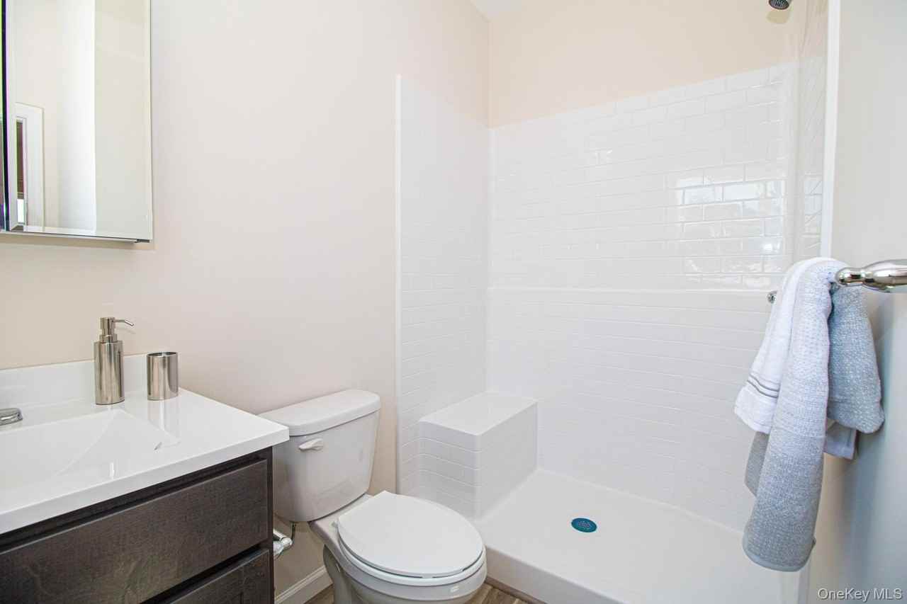 309 Ashley Court Avenue - Photo 2 of 26